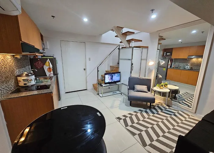 Casa Rosa2 2br Loft In Bgc With 55 Smart Tv 5 Pax