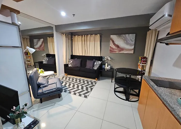 Casa Rosa2 2br Loft In Bgc With 55 Smart Tv 5 Pax *