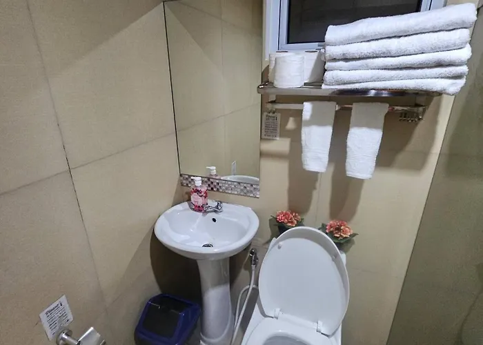 Casa Rosa2 2br Loft In Bgc With 55 Smart Tv 5 Pax * Manila