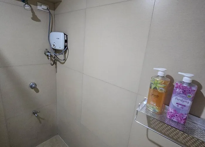 Casa Rosa2 2br Loft In Bgc With 55 Smart Tv 5 Pax *